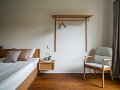 Comment aménager un dressing dans une chambre de 9 m² sans cloison ni placard intégré